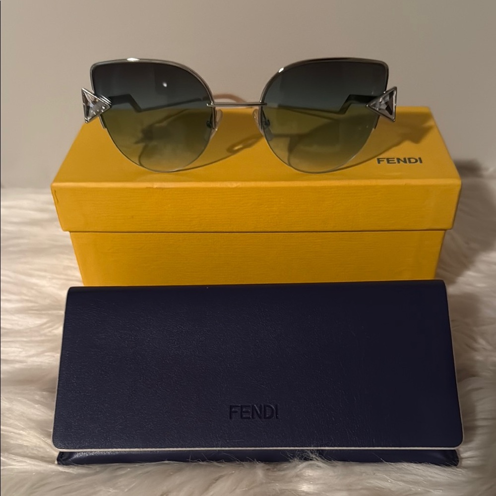 Fendi Green Gradient Sunglasses Frameless Design